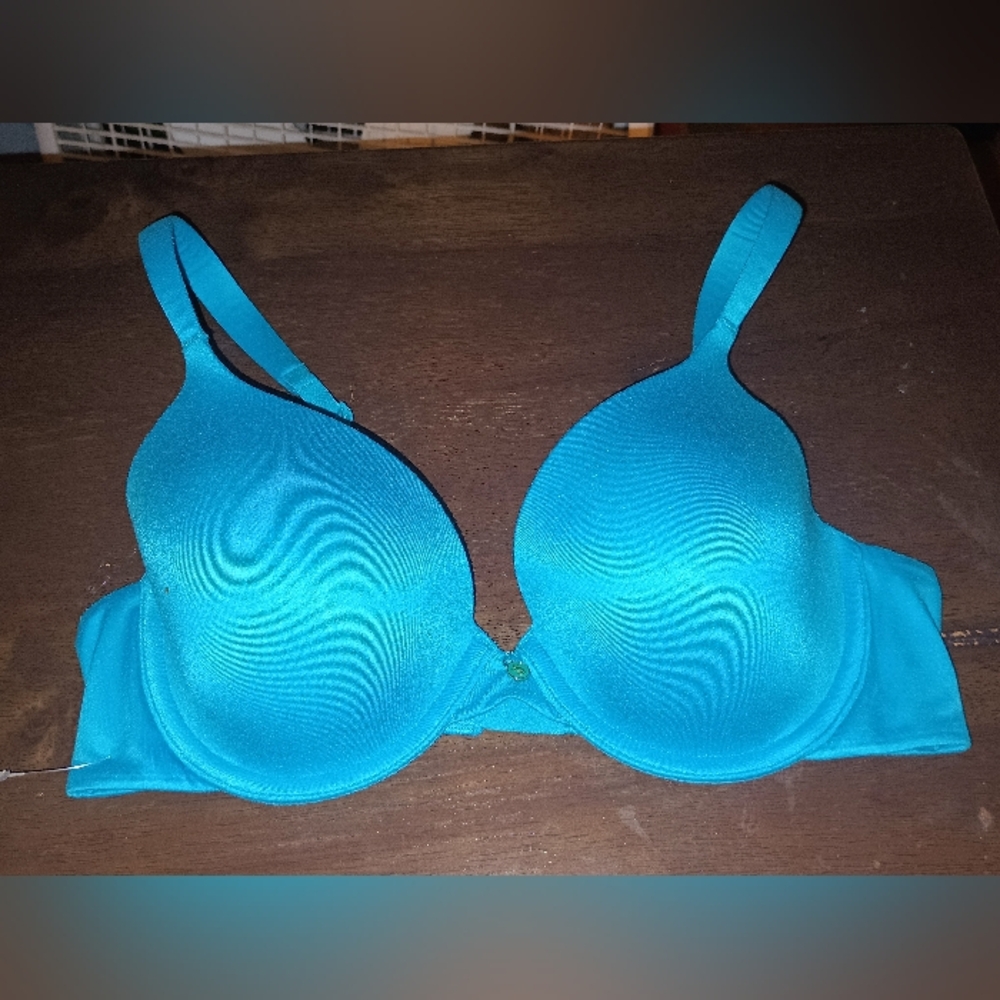 Victoria’s Secret Aqua Lined Perfect Coverage Bra Size 32C